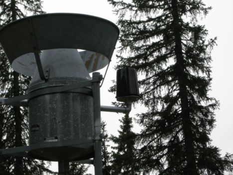 Niederschlagsmesser "Flöscheggen"